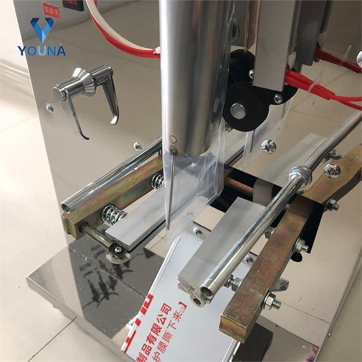 automatic weighing and packing machine (3)