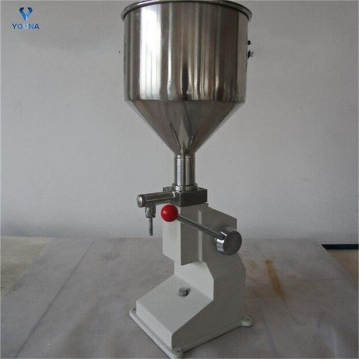 small volume bottle filling machine (3)