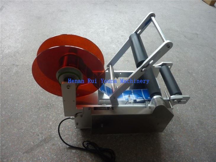 semi automatic labeling machine for round bottle (4)