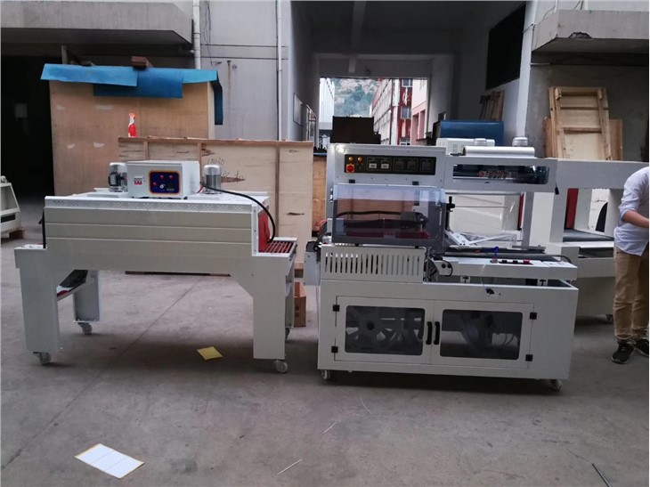 High Efficiency Automatic Shrink Wrapping Machine