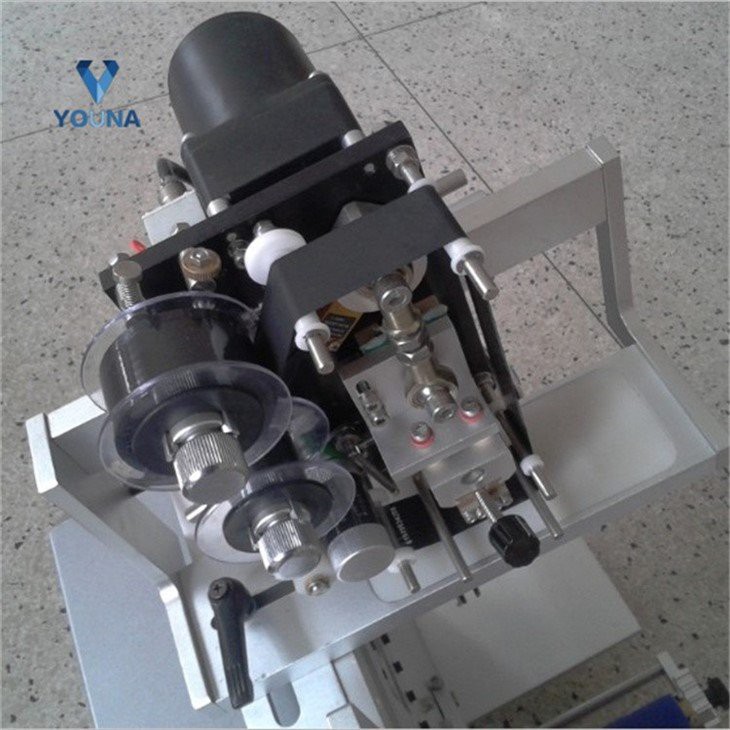 round bottle labeling machine with date printer (4)